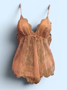 VS Sheer Lace Babydoll Lingerie in Dusty Peach / Mauve - Women Intimates. Sz. L